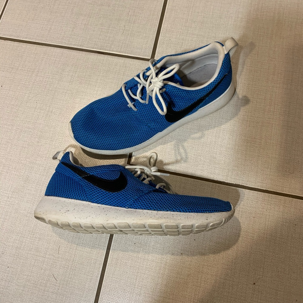 Youth Nike Roshe Runs